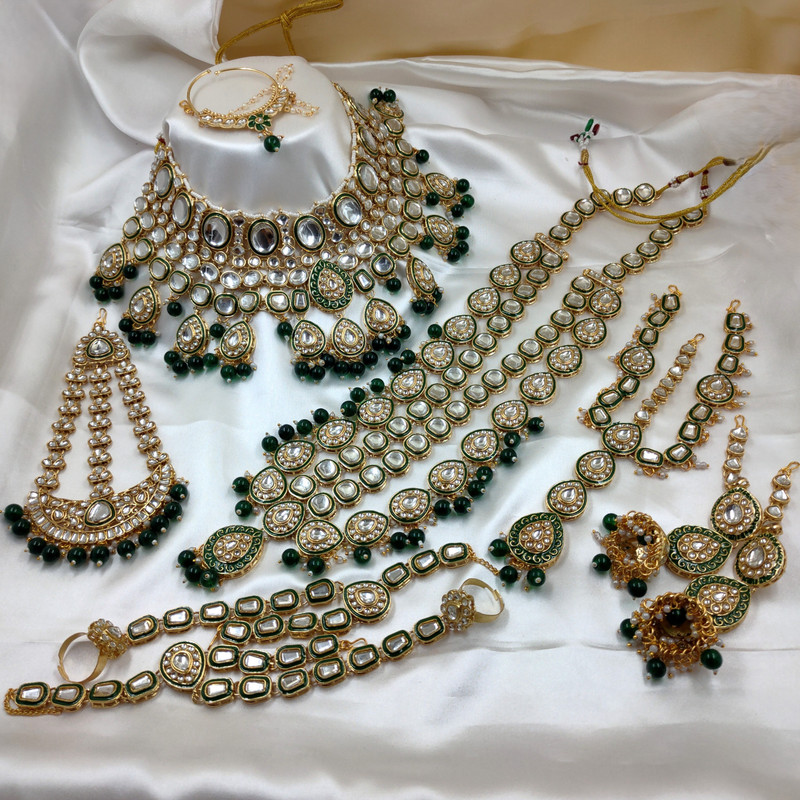 [BRIDAL 71 GREEN] Splendid Ethnic Green Kundan Choker Necklace Earring Jewellery Set For Bride
