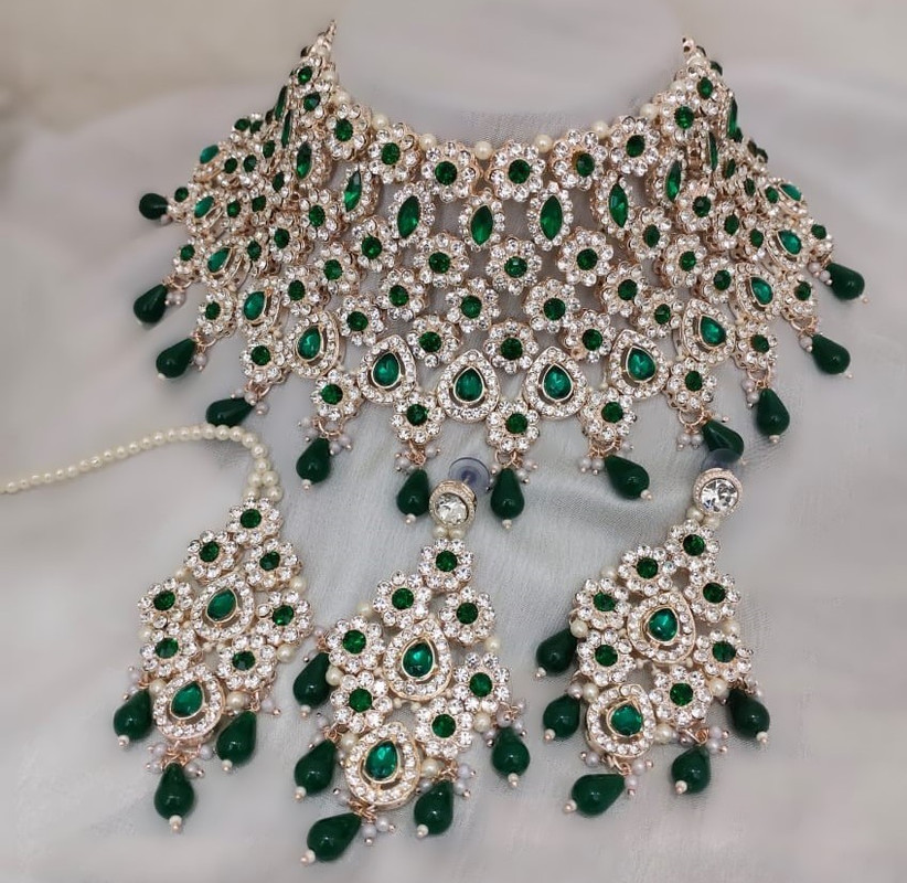 [BRIDAL COMBO 24 green] Pristine Contemporary Green Kundan Choker Necklace Earring Jewellery Set For Bride