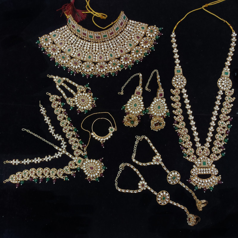 [BRIDAL COMBO 58 MAROON GREEN] Lustrous Modern Maroon Green Kundan Choker Necklace Earring Jewellery Set For Bride