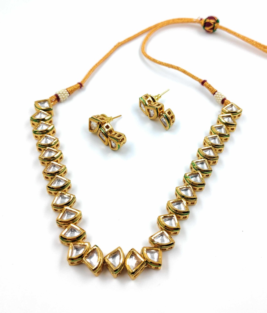 [K1 TRIANGLE] Opulent Designer Single Line Kundan Set With Back Meenawork