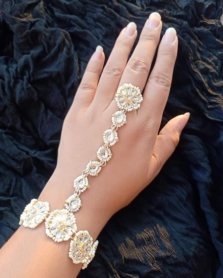 [BR117 Flower] Resplendent Party Flower Kundan Flower Hand Ring Bracelet