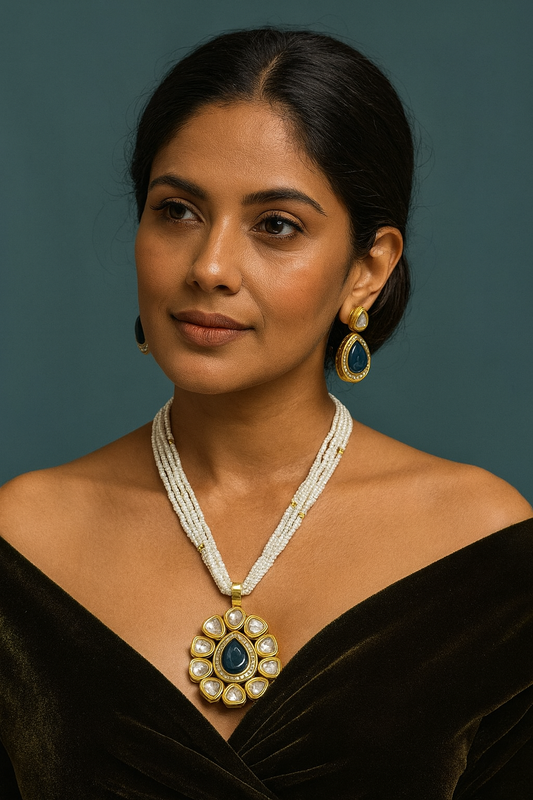 [K61 BLUE] Gorgeous Signature Unique Accent Kundan Pendant Necklace Earring Set