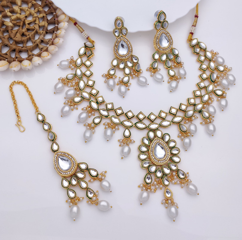 [AIMS003 WHITE] Divine Wedding White Kundan Pendant Necklace & Earrings Jewellery Set For Women