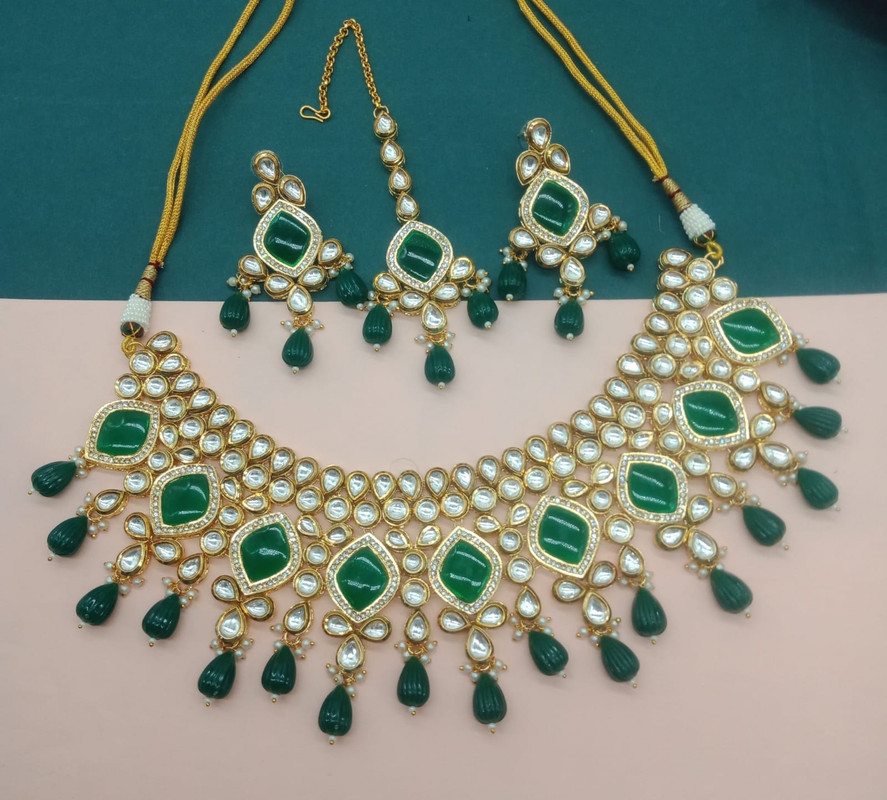 [AIMS004 GREEN] Regal Wedding Green Kundan Pendant Necklace & Earrings Jewellery Set For Women