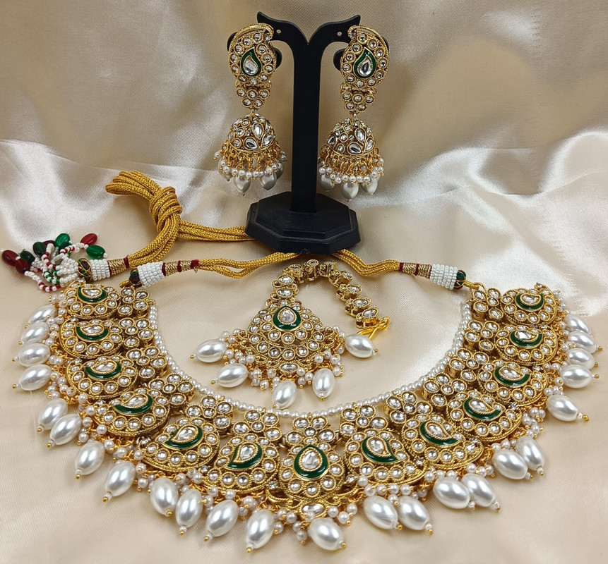 [AIMS007 WHITE] Desi Festive White Kundan Pendant Necklace & Earrings Jewellery Set For Women