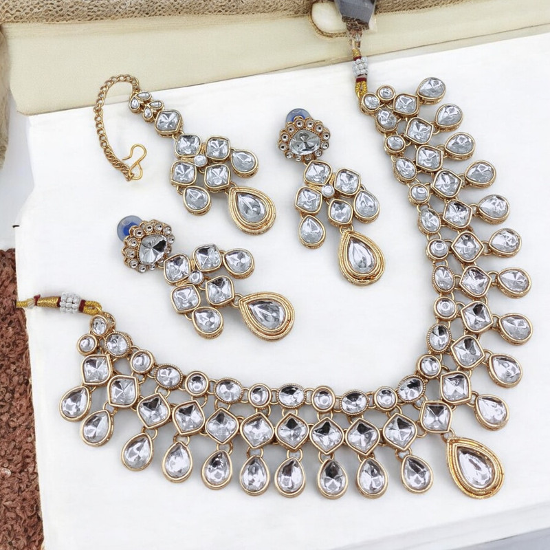 [SUNS0007 WHITE] Resplendent Glam Suns0007 White Kundan Choker Necklace Earring Jewellery Set For Marriage
