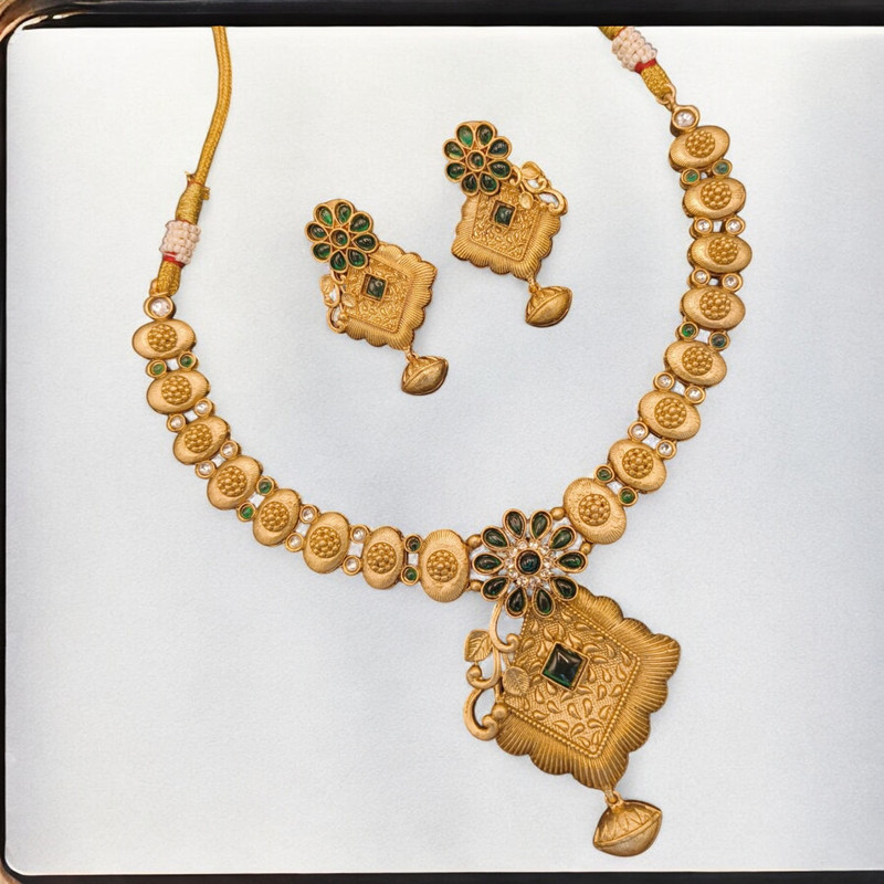 SUNS0015 GREEN Copper Necklace & Earrings Jewellery set for Women