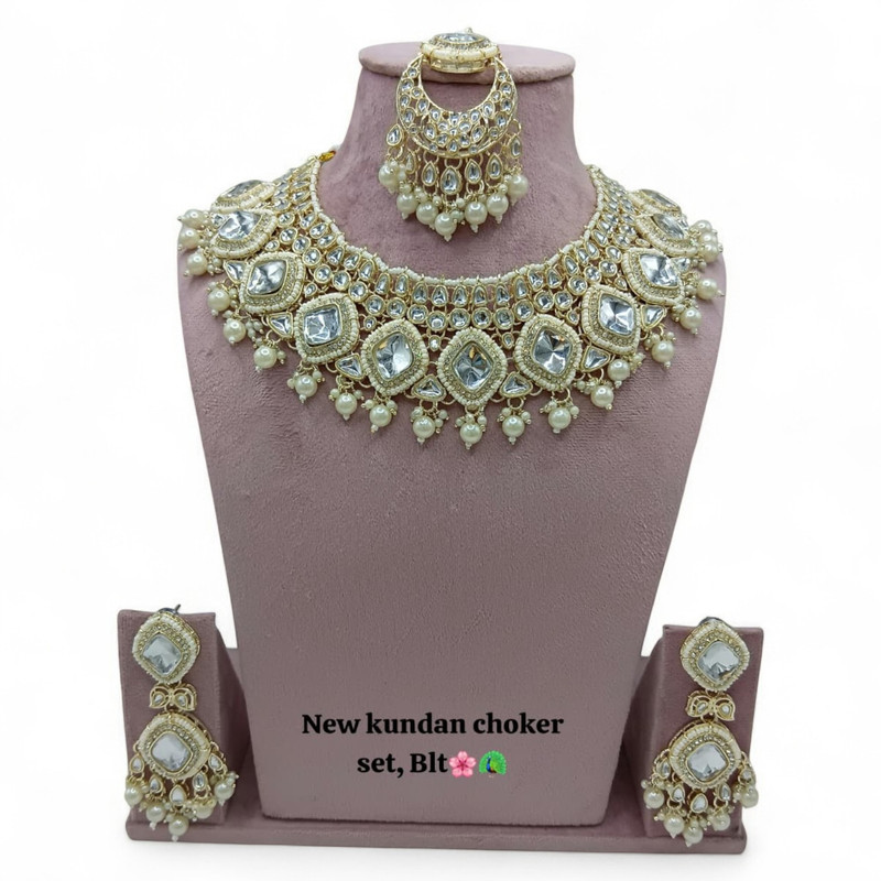 [SUNS0017 WHITE] Divine Luxe Suns0017 White Kundan Choker Necklace Earring Jewellery Set For Marriage