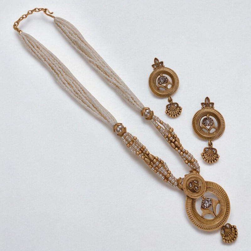 [SUNS0040 WHITE] Royal Supreme Suns0040 White Copper Necklace & Earrings Jewellery Set For Women