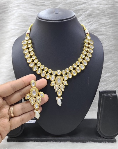 [K30 WHITE] K30 WHITE Dabbi Kundan With Back Meena Necklace Earring Jewellery set